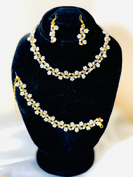 Dainty White Floral Beaded Jewelry Set with Gold Accents